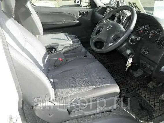 Микроавтобус Nissan Caravan  б/у фото 5