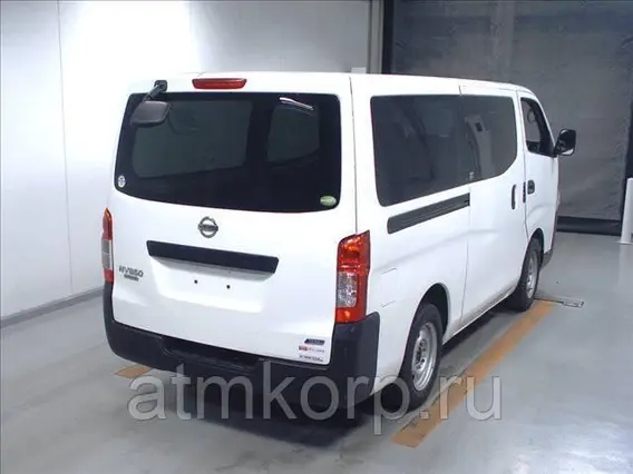 Микроавтобус Nissan Caravan  б/у фото 4