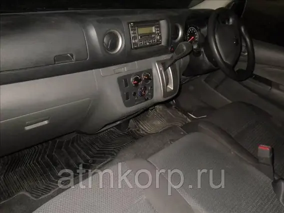 Микроавтобус Nissan Caravan  б/у фото 5