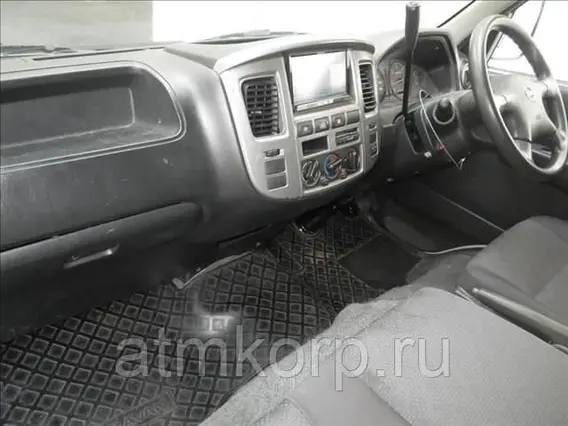Микроавтобус Nissan Caravan  б/у фото 4