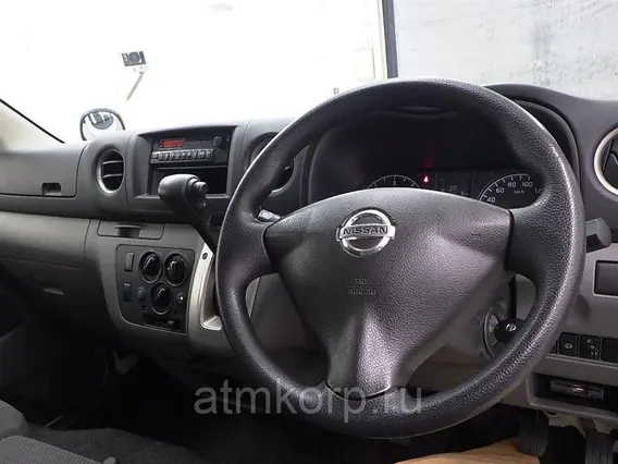 Микроавтобус Nissan Caravan  б/у фото 5