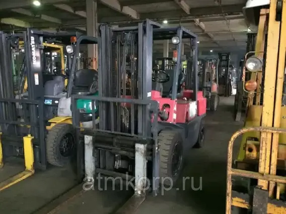 Вилочный погрузчик Nissan UGL02M30  б/у