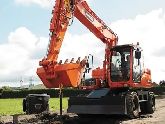 Экскаватор Doosan DX 140LC 2018 года новый
