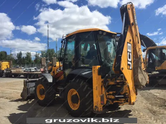 Экскаватор-погрузчик JCB 3CX 2012 года б/у