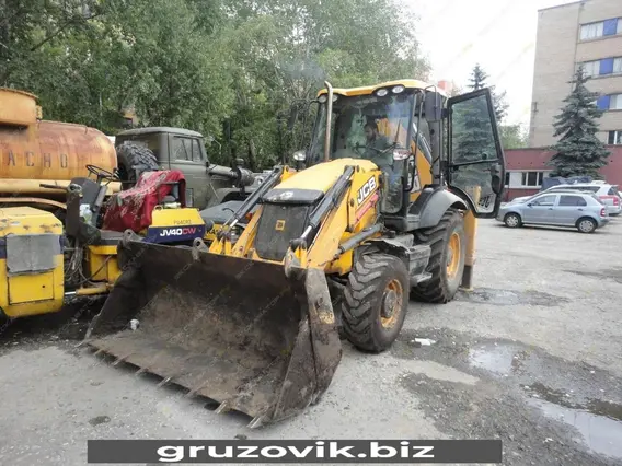Экскаватор-погрузчик JCB 3CX 2013 года б/у