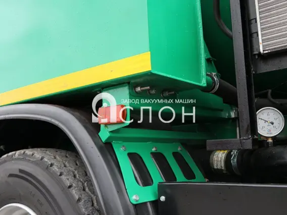 Вакуумная автоцистерна Hyundai R220 б/у фото 4