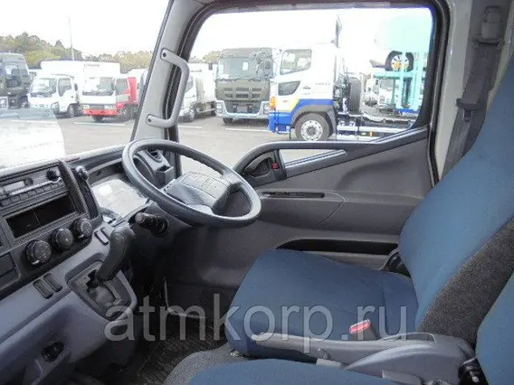 Тентованный грузовик Mitsubishi Canter б/у фото 3