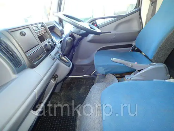 Грузовик фургон бабочка MITSUBISHI CANTER кузов FEB80 гв 2011 груз 3,5 тн объем 17,27 куб м пробег 77 т.км б/у фото 4