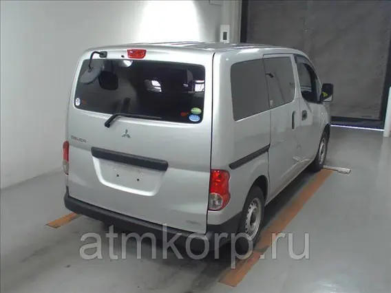 Микроавтобус Mitsubishi DELICA  б/у фото 4