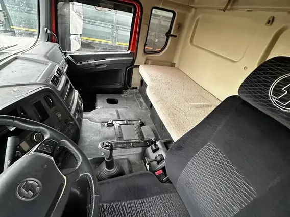 Седельный тягач Shacman SX42584V324 2022 года б/у фото 6