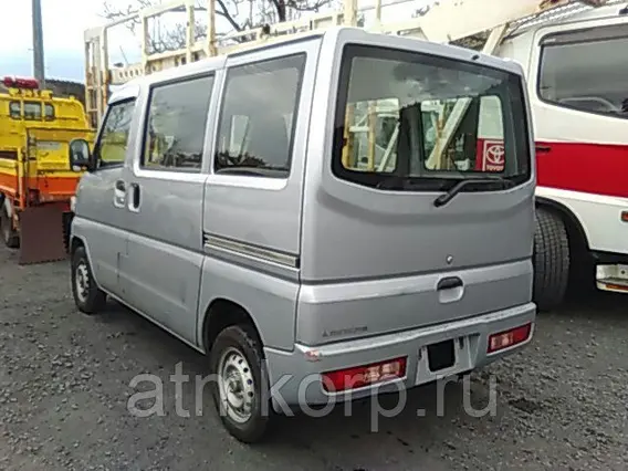 Микроавтобус Mitsubishi MINICAB б/у фото 5