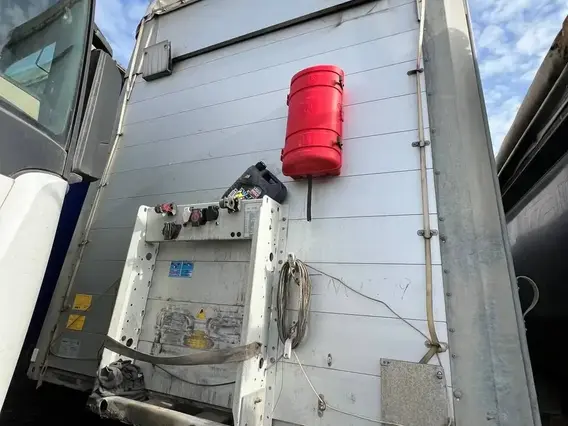 SCHMITZ SCS 24 - 9084 2018 года б/у