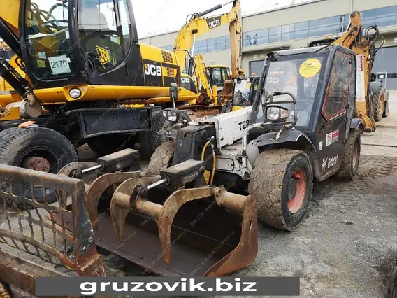 Телескопический погрузчик Bobcat T2250 2013 года б/у