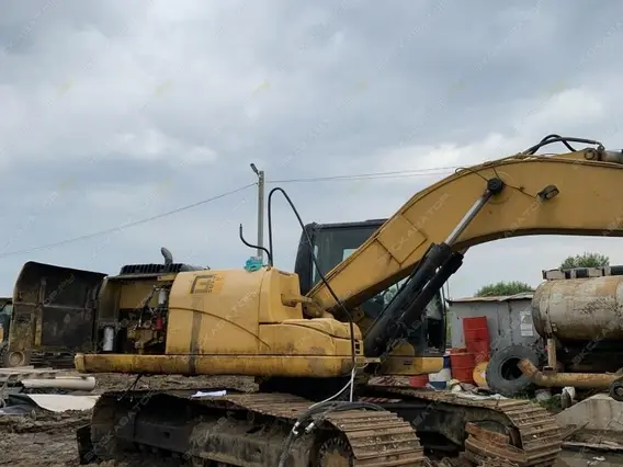 Экскаватор Caterpillar 320 2007 года б/у