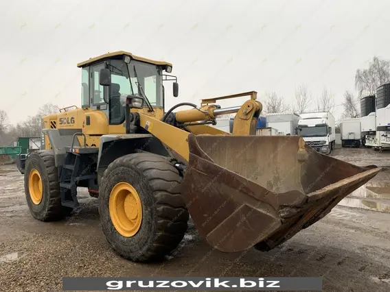 Фронтальный погрузчик SDLG LG956 2011 года б/у