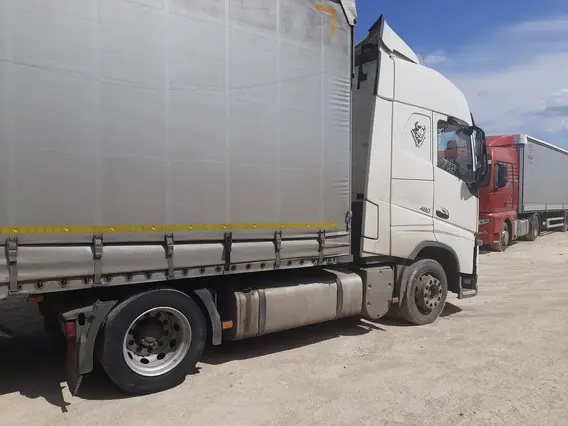 Седельный тягач Volvo FH 2017 года б/у фото 6