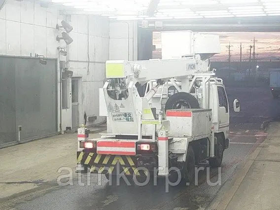 Автовышка Nissan Truck  б/у фото 2