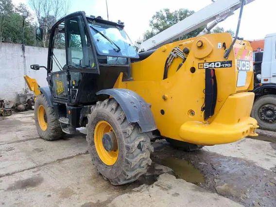 Телескопический погрузчик JCB Loadall 540-170 2011 года б/у фото 6