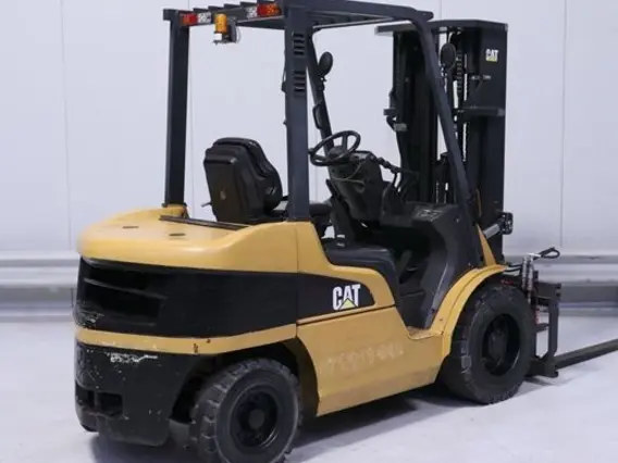 Вилочный погрузчик Caterpillar DP30NT  б/у