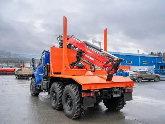 Лесовоз с КМУ Урал NEXT 5557-6151-72 2025 года новый фото 10