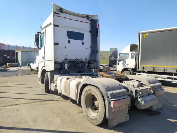 Седельный тягач Mercedes-Benz Actros 2023 года б/у фото 7