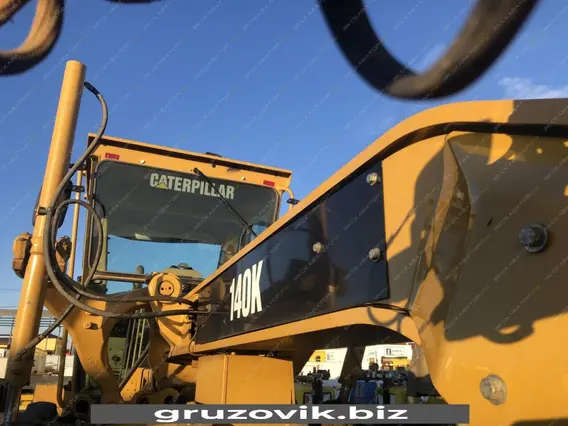 Грейдер Caterpillar 140 2015 года б/у