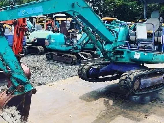 Экскаватор Komatsu PC 2006 года б/у