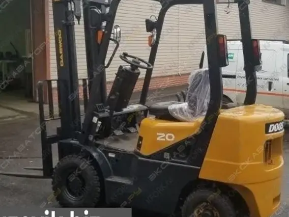 Вилочный погрузчик Doosan D20 2004 года б/у