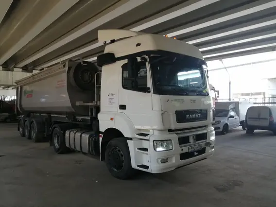 Седельный тягач Камаз 5490 2022 года б/у