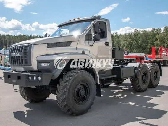 Тягач Урал 44202 б/у
