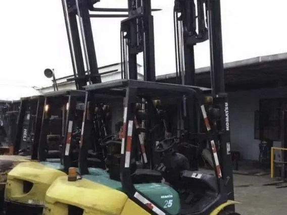 Вилочный погрузчик Komatsu FD  б/у