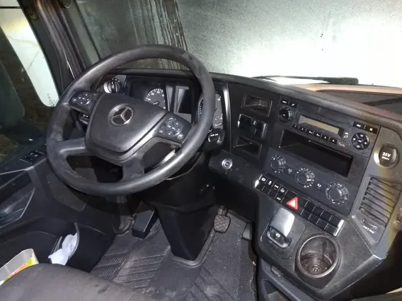 Седельный тягач Mercedes-Benz Actros 2022 года б/у фото 7
