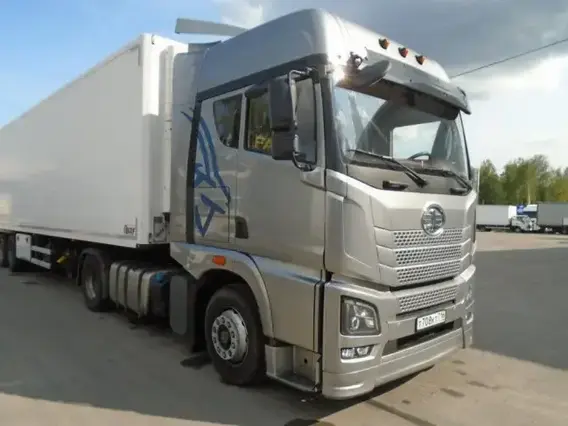 Седельный тягач FAW JH6 2023 года б/у