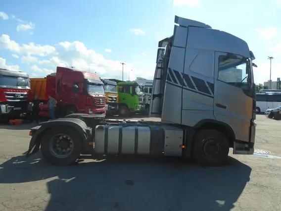 Седельный тягач Volvo FH 2020 года б/у фото 9