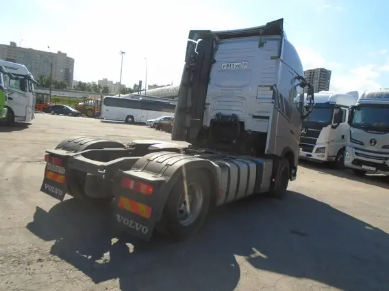 Седельный тягач Volvo FH 2020 года б/у фото 8