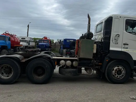 Тягач HINO 700 2014 года б/у фото 3