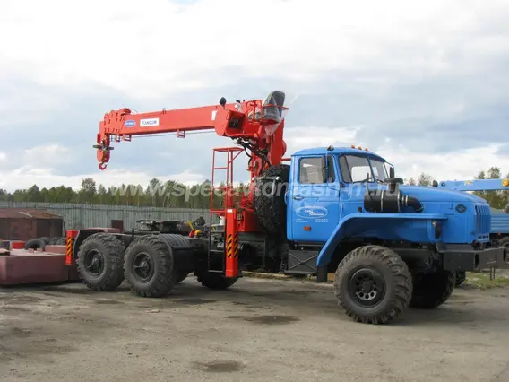 Тягач с КМУ Урал 4320  новый