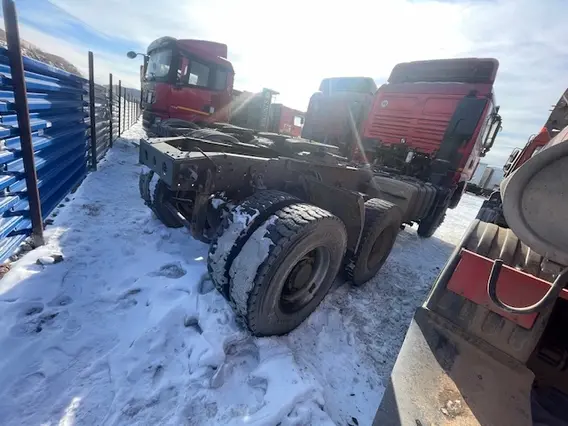 Седельный тягач Shacman SX42586V385 2022 года б/у