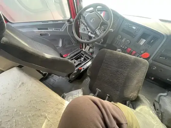 Седельный тягач Shacman SX42586V385 2022 года б/у фото 7