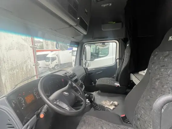 Седельный тягач Камаз 65802 2020 года б/у фото 7