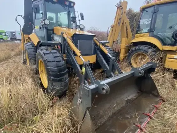 Экскаватор-погрузчик KYLOTON B3 MR22 2024 года б/у