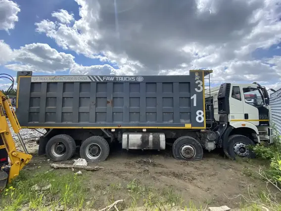 Самосвал FAW J6 2022 года б/у фото 8