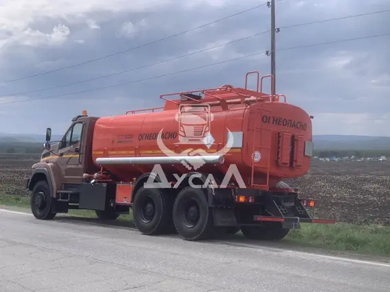 Автотопливозаправщик Урал Next  5557  б/у