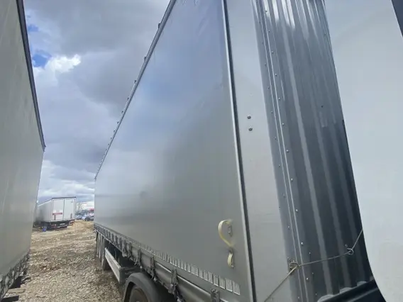 Тентованный полуприцеп Kassbohrer XS 2023 года б/у
