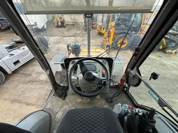Экскаватор-погрузчик RUNMAX SE460TS 2023 года б/у фото 10