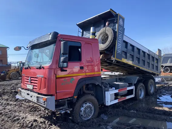 Самосвал Howo HW76 2022 года б/у фото 4