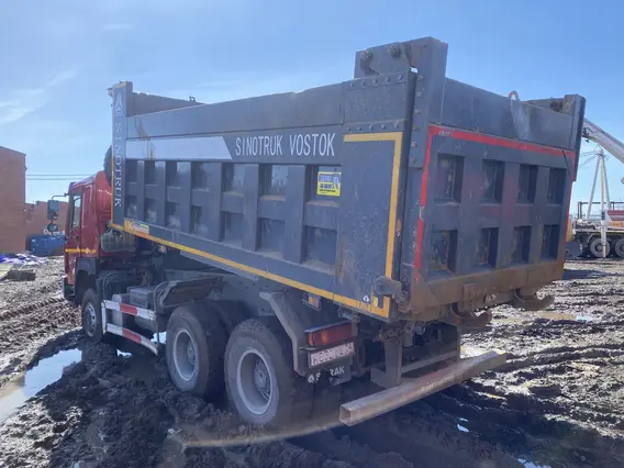 Самосвал Howo HW76 2022 года б/у фото 9