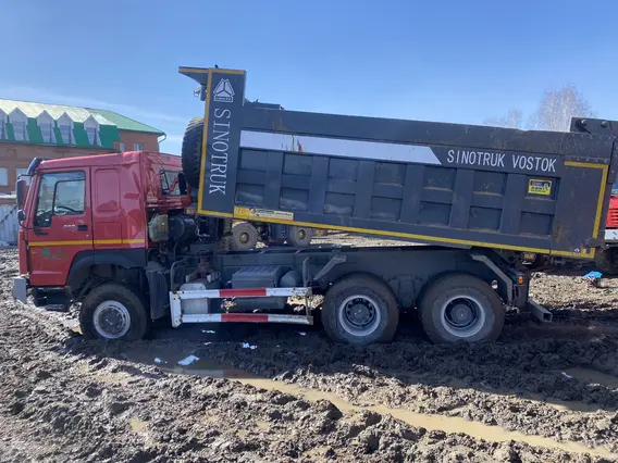 Самосвал Howo HW76 2022 года б/у фото 5