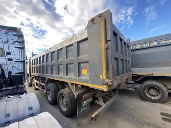 Самосвал FAW J6 2023 года б/у фото 7