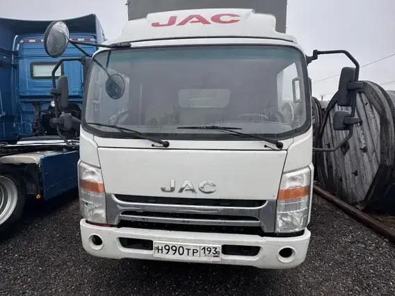 Тентованный грузовик JAC N90L 2023 года б/у фото 2